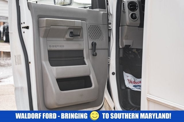 2015 Ford Econoline Commercial Cutaway E-350 Super Duty 138" DRW