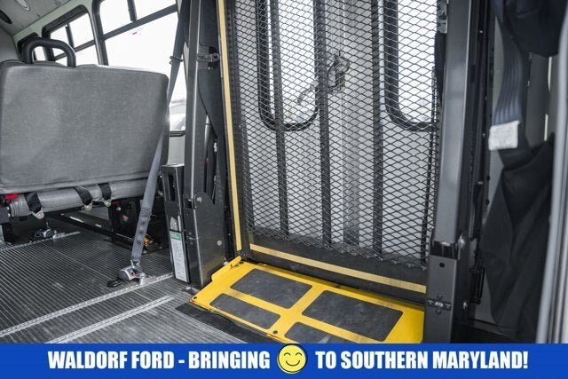 2015 Ford Econoline Commercial Cutaway E-350 Super Duty 138" DRW