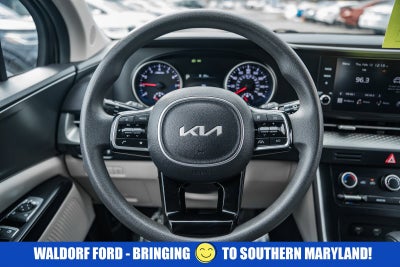 2023 Kia Carnival LX