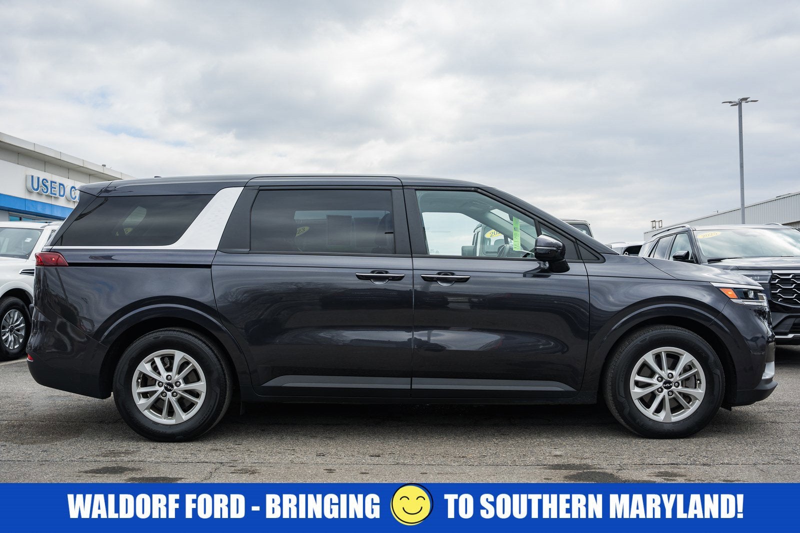 2023 Kia Carnival LX