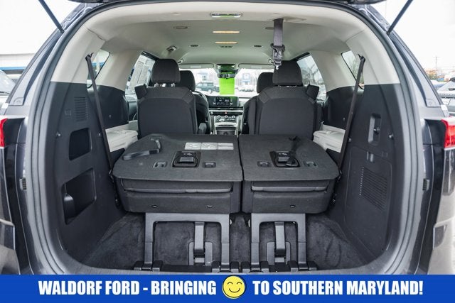 2023 Kia Carnival LX