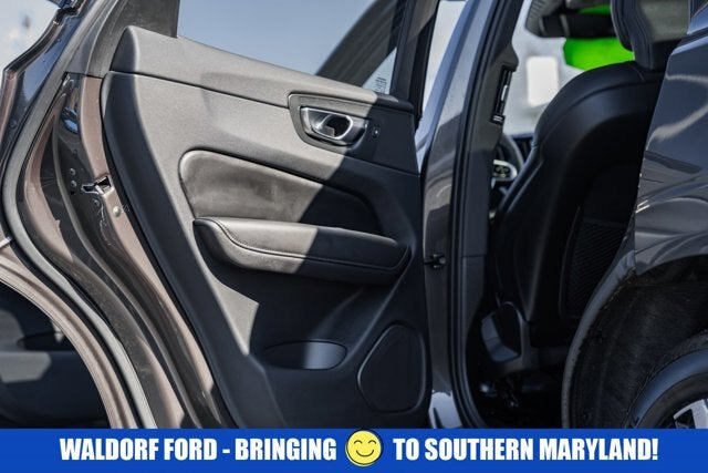 2025 Volvo XC60 Plus