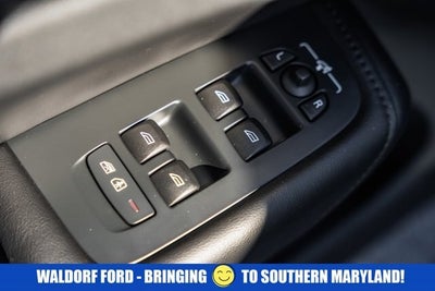 2025 Volvo XC60 Plus