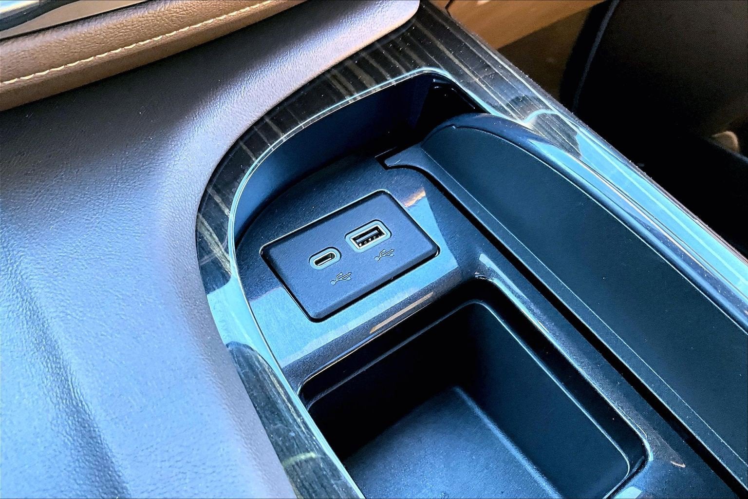 2022 Cadillac Escalade ESV Sport