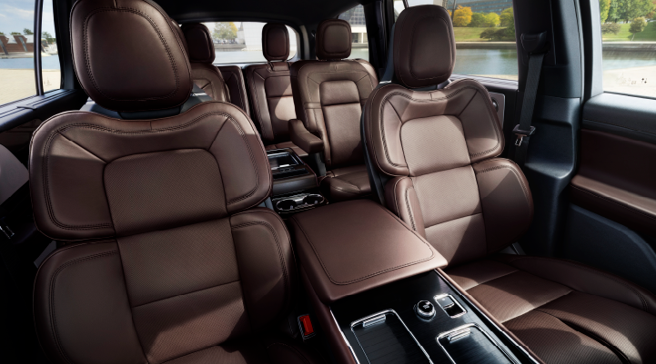 The cabin of the 2025 Lincoln Aviator® SUV is shown with black and brown accents. | Lexington Park Ford Lincoln in California MD
