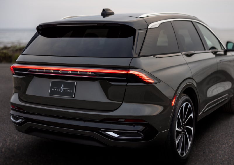 The rear of a 2025 Lincoln Black Label Nautilus® SUV displays full LED rear lighting. | Lexington Park Ford Lincoln in California MD